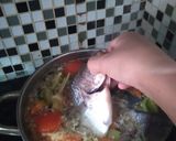 Foto langkah ke 3 dari resep Sup gurame asam segar.