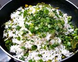 ગ્રીન ગાર્લિક તવા પુલાવ (Green Garlic Tawa Pulao Recipe In Gujarati) રેસીપી સ્ટેપ7ફોટો