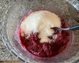 Foto del paso 2 de la receta: Bocaditos de yogurt, frutos rojos y coco