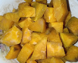 Foto langkah ke 1 dari resep Kolak Mie Pisang Ubi.