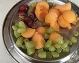 A picture of step 2 of Muskmelon and grapes raita.