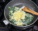 Foto del paso 3 de la receta: Desayuno con espinacas