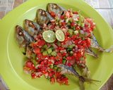 Foto langkah ke 5 dari resep Ikan Goreng Sambal Dabu Dabu.
