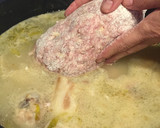 Foto del paso 4 de la receta: Pelota de carne para el caldo