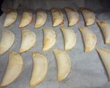 Foto del paso 7 de la receta: Empanadillas de atún, pimiento rojo y palitos de cangrejo