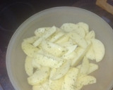 Foto del paso 2 de la receta: Muslitos de pollo glaseados con papas panaderas