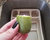 Foto del paso 3 de la receta: Calabacitas rellenas de queso