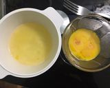 Foto langkah ke 1 dari resep 33. Sosis Gulung Telur.