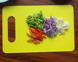 Foto langkah ke 2 dari resep Tumis rebung pedas.