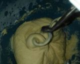 Foto langkah ke 2 dari resep Donat Empuk Tanpa Kentang.