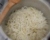 Foto del paso 1 de la receta: Torta de cebollas y queso