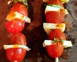 Foto del paso 5 de la receta: Brochette de tomates cherry con queso y albahaca