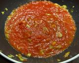 Tintahalas spagetti paradicsomszósszal, garnélával recept fázis 2 fotója