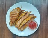 A picture of step 4 of Tandoori mayo vegetable grilled Sandwich.