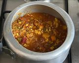 A picture of step 5 of One Pot Pav Bhaji.