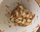 A picture of step 1 of Apple crumble with a peanut butter surprise.