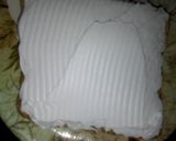 A picture of step 8 of Creamy mango sandwich.