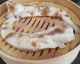 Foto del paso 3 de la receta: Merluza al shitake con lombarda al vapor y puré de boniato y zanahoria