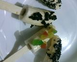 A picture of step 2 of Banana Popsicle.