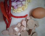 Foto langkah ke 1 dari resep Nasi goreng sosis telor bakso.