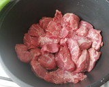 Foto del paso 1 de la receta: Carrilleras al vino