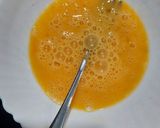 Foto langkah ke 4 dari resep Potato Cheese Omelette.
