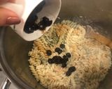 Foto del paso 2 de la receta: Crespos tricolores con aceitunas