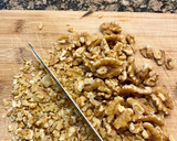 Foto del paso 4 de la receta: Bizcocho de manzana, nueces, pasas y ron