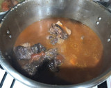 Foto del paso 4 de la receta: Rabo de toro en salsa a mi manera con timbal de puré de patata con trufa y salsa de soja
