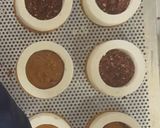 Foto del passaggio 6 della ricetta Semifreddo allo Yogurt Greco e Mascarpone con Biscoff