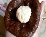 A picture of step 4 of Chocolate Bounty Buns 🌰.