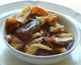 A picture of step 1 of Dates Ladoo.