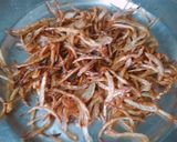 A picture of step 7 of Kanda Arbi fry/onion colocasia fry.