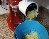 Foto del paso 1 de la receta: Nidos de patatas con gulas y huevos de codorniz