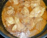 A picture of step 4 of Gobhi (cauliflower) with chicken.