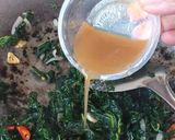 Gambar langkah 6 resipi Sayur Goreng Daun Betik.