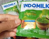 Foto langkah ke 2 dari resep Mulberry Oreo Creamy Matcha.