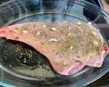 Une image de l'étape 2 de Gigot d’agneau à l’ail, miel, moutarde et muscat.