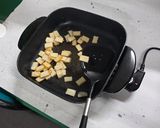 Gambar langkah 1 resipi Nasi Goreng Tuna Chili Oil.