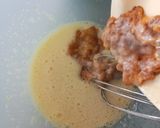 Foto langkah ke 2 dari resep Bolu Kukus Pisang 2 Telur Tanpa Mixer.
