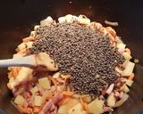 Une image de l'étape 4 de Lentilles vertes aux lardons et aux légumes.