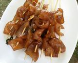 Foto langkah ke 3 dari resep Sate cecek / kulit sapi.