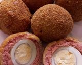 A picture of step 8 of Scotch eggs.