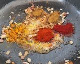 A picture of step 4 of Kaju makhana curry.