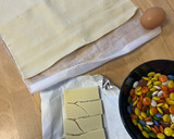 Foto del paso 1 de la receta: Croissants de chocolate blanco y lacasitos en Airfryer
