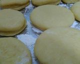 Foto langkah ke 2 dari resep Donat ekonomis.