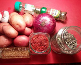 Foto del paso 1 de la receta: Patatas orgánicas al horno con cebolla roja y pinchos morunos