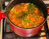 Foto langkah ke 6 dari resep Sop Dada Ayam Sueger Polll.