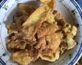 Foto langkah ke 7 dari resep Telur Dadar Crispy (Menu Hemat Anak Kost).