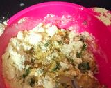 A picture of step 2 of Leftover Daal Palak Pakoda 😘😘😋😋.
